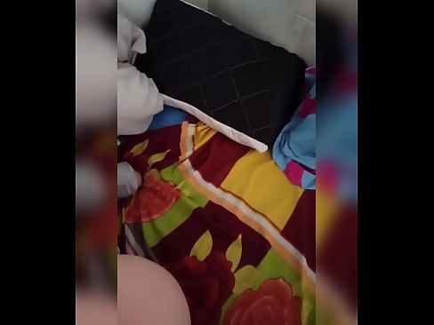 ❤️ Myn keamergenoat bliuwt allinnich thús want har man giet op fakânsje en ik nim de kâns oan om har te neuken en har kont fol mei molke ️ Russyske porno op fy.porngifmag.ru ️❤